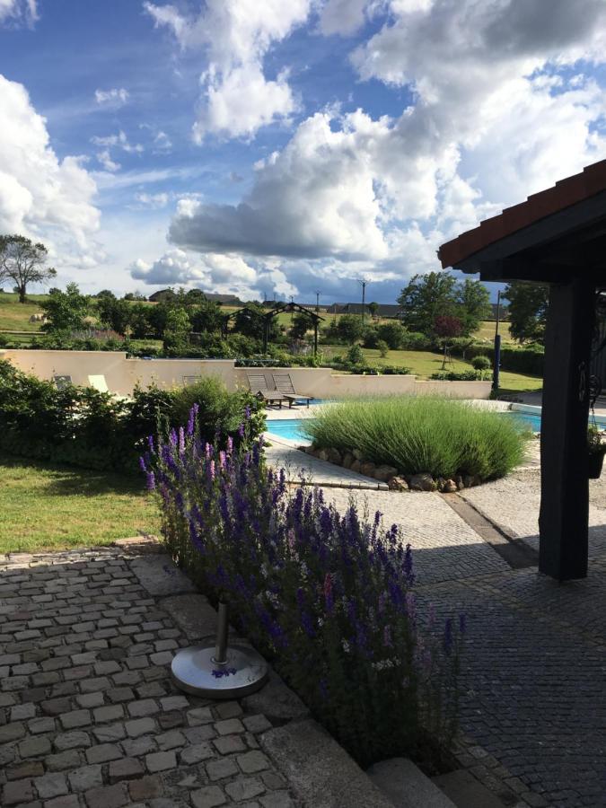 Shenmen Bed and Breakfast Beaune d'Allier Exteriör bild